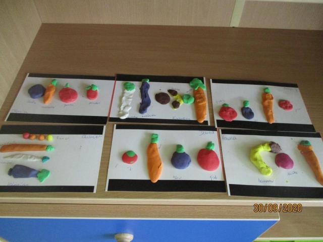 Owoce i warzywa z plasteliny